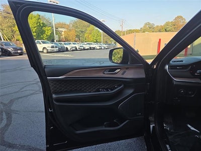 2023 Jeep Grand Cherokee Summit