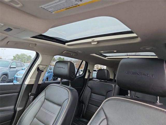 2023 GMC Acadia Denali