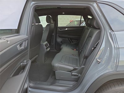 2026 Volkswagen Atlas Cross Sport 2.0T SEL R-Line Black