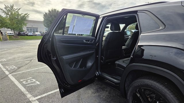 2026 Volkswagen Atlas Cross Sport 2.0T SEL R-Line Black
