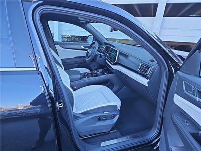 2026 Volkswagen Atlas Cross Sport 2.0T SEL Premium R-Line