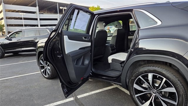 2026 Volkswagen Atlas Cross Sport 2.0T SEL Premium R-Line