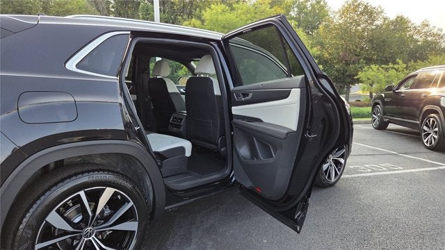 2026 Volkswagen Atlas Cross Sport 2.0T SEL Premium R-Line