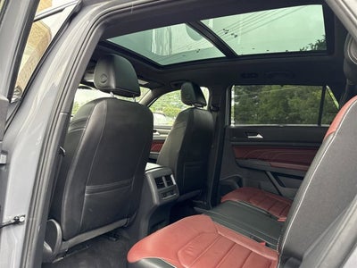 2022 Volkswagen Atlas Cross Sport 3.6L V6 SEL Premium R-Line