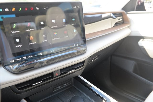 2027 Volkswagen Atlas SE w/Technology