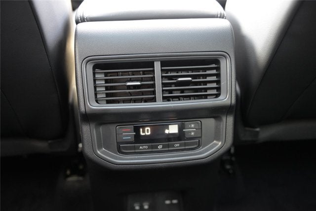 2027 Volkswagen Atlas SE w/Technology