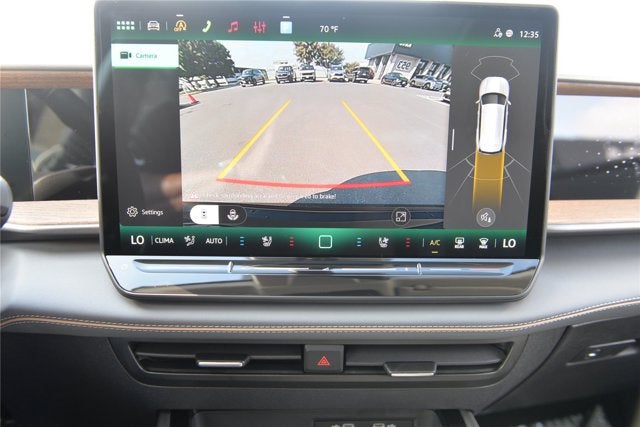 2027 Volkswagen Atlas SE w/Technology