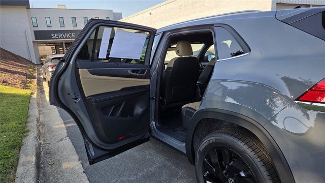2026 Volkswagen Atlas Cross Sport 2.0T SE w/Technology