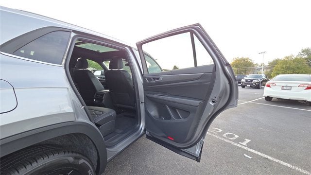 2026 Volkswagen Atlas Cross Sport 2.0T SE w/Technology