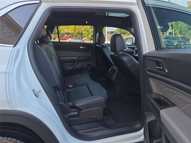 2022 Volkswagen Atlas Cross Sport 2.0T SEL R-Line