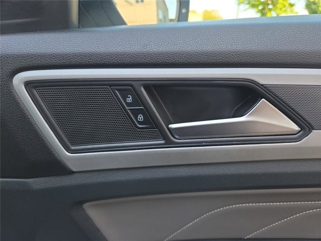 2022 Volkswagen Atlas Cross Sport 2.0T SEL R-Line