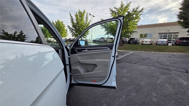 2019 Volkswagen Atlas 3.6L V6 SE w/Technology R-Line