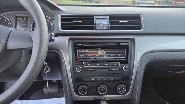2013 Volkswagen Passat S