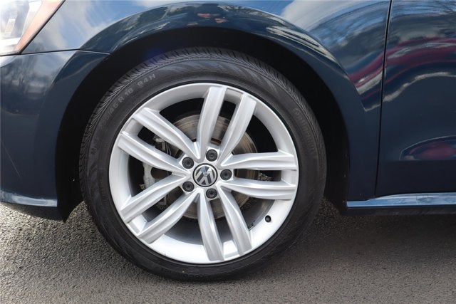 2019 Volkswagen Passat 2.0T Wolfsburg Edition