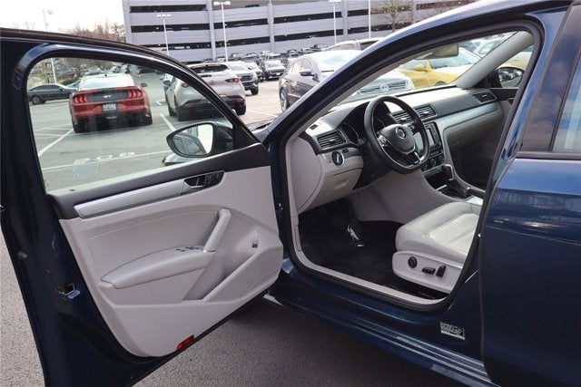 2019 Volkswagen Passat 2.0T Wolfsburg Edition