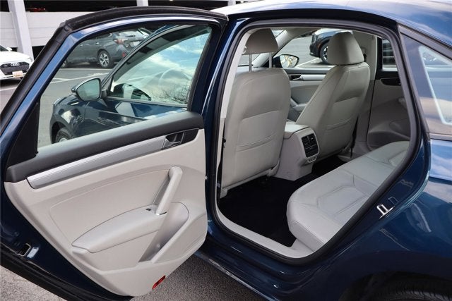 2019 Volkswagen Passat 2.0T Wolfsburg Edition