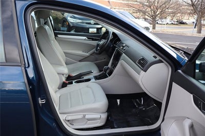 2019 Volkswagen Passat 2.0T Wolfsburg Edition