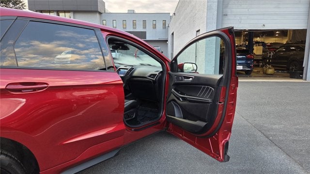 2020 Ford Edge ST