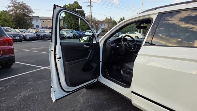 2021 Volkswagen Tiguan SE R-Line Black