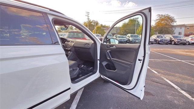 2021 Volkswagen Tiguan SE R-Line Black