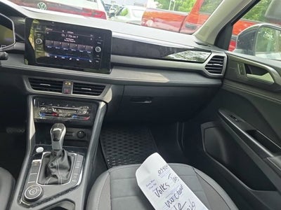 2025 Volkswagen Taos SE Black