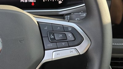 2025 Volkswagen Taos SE Black