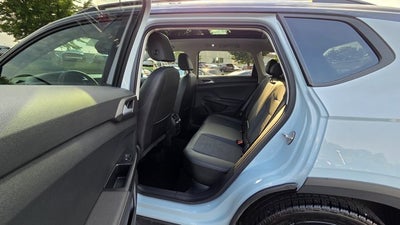 2025 Volkswagen Taos SE Black