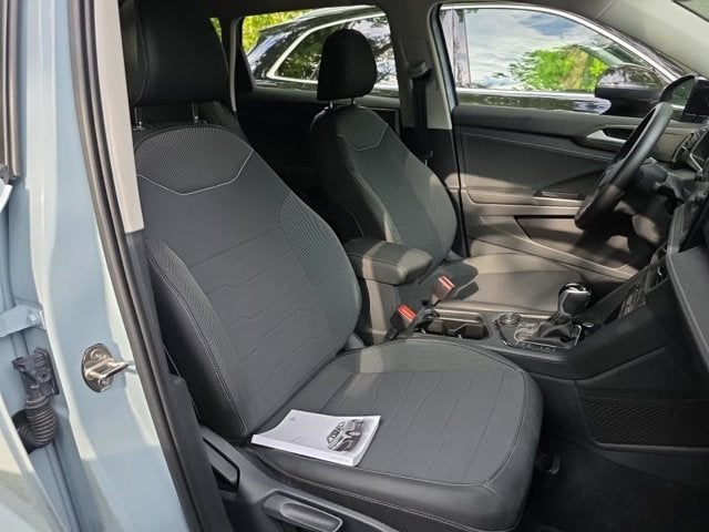 2025 Volkswagen Taos SE Black