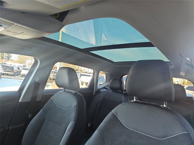 2026 Volkswagen Taos SE Black