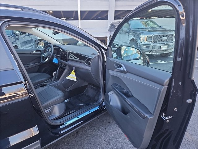 2026 Volkswagen Taos SE Black