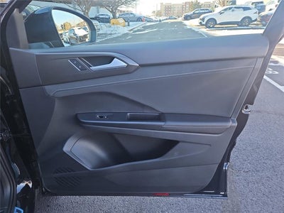 2026 Volkswagen Taos SE Black