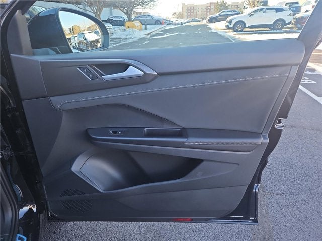 2026 Volkswagen Taos SE Black