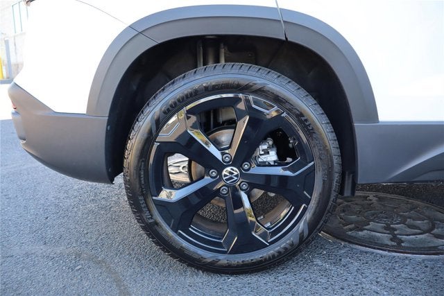 2026 Volkswagen Taos SE Black