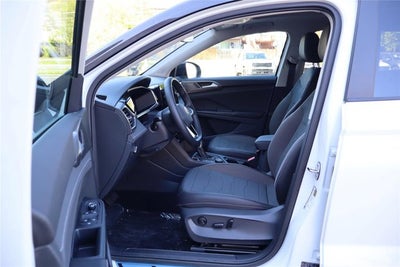 2026 Volkswagen Taos SE Black
