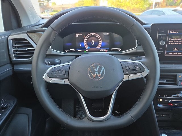 2026 Volkswagen Taos SE Black