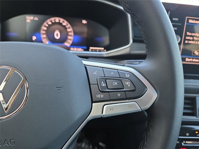 2026 Volkswagen Taos SE Black