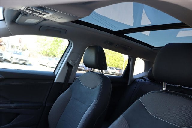 2026 Volkswagen Taos SE Black