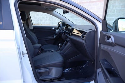 2026 Volkswagen Taos SE Black