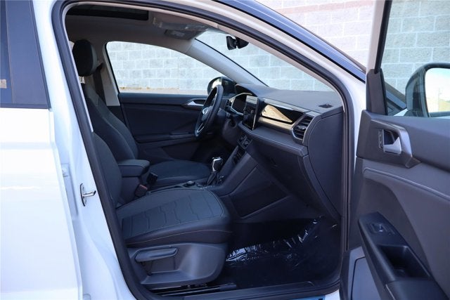 2026 Volkswagen Taos SE Black