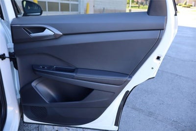 2026 Volkswagen Taos SE Black