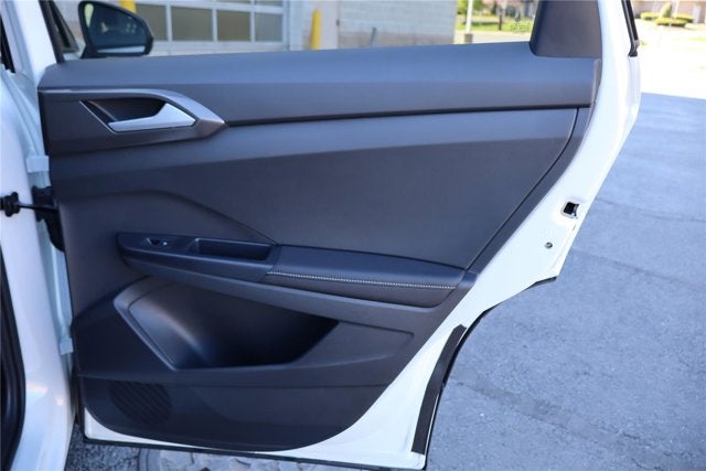 2026 Volkswagen Taos SE Black