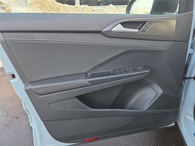 2026 Volkswagen Taos SE Black