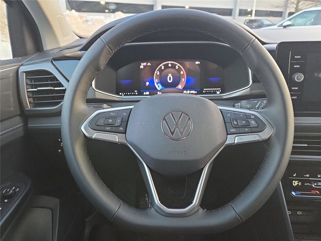 2026 Volkswagen Taos SE Black