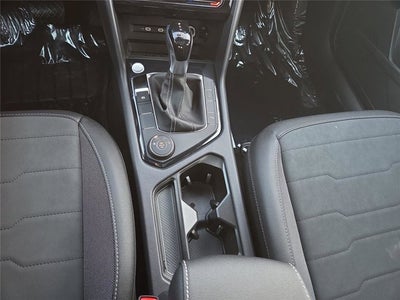 2026 Volkswagen Taos SE Black