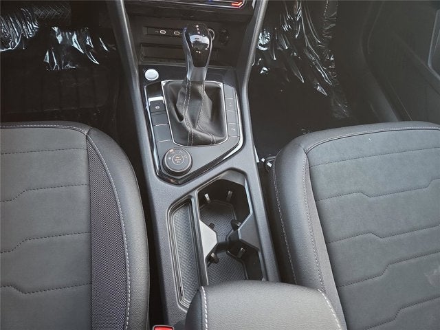 2026 Volkswagen Taos SE Black