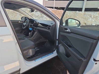 2026 Volkswagen Taos SE Black