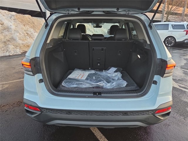 2026 Volkswagen Taos SE Black