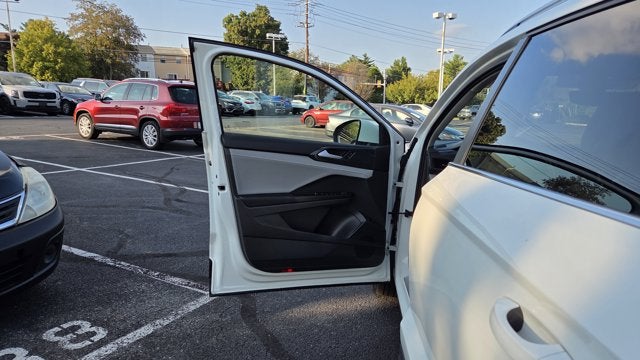2023 Volkswagen Taos SEL