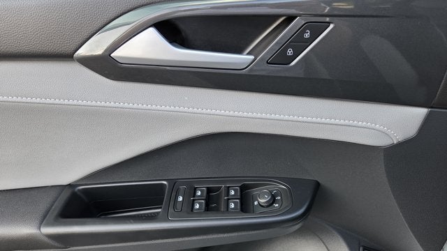2023 Volkswagen Taos SEL