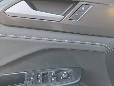 2026 Volkswagen Taos SE Black